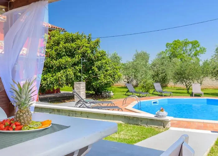 Charming Stone Carla Near The Sea And Town By Wiibuk Вилла Пула