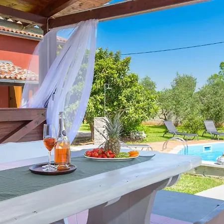 Charming Stone Carla Near The Sea And Town By Wiibuk * Pula