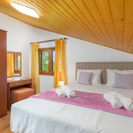 Villa Charming Stone Carla Near The Sea And Town By Wiibuk Pula